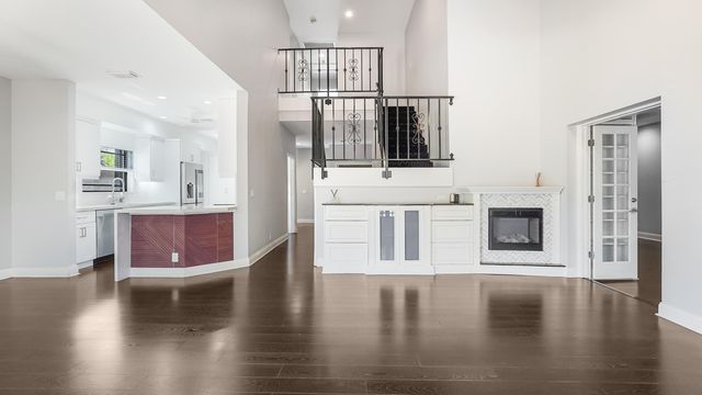 850 SW 87th Lane, Plantation, FL 33324