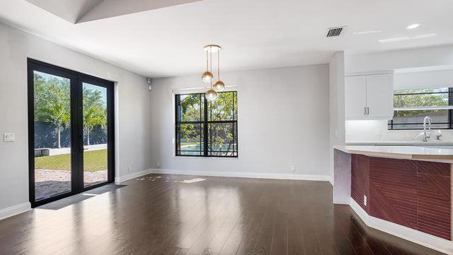 850 SW 87th Lane, Plantation, FL 33324