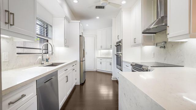 850 SW 87th Lane, Plantation, FL 33324