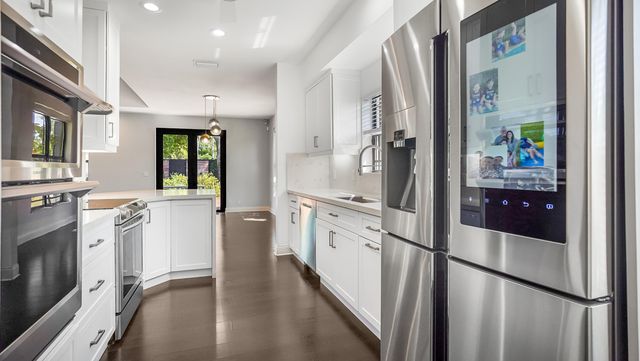 850 SW 87th Lane, Plantation, FL 33324