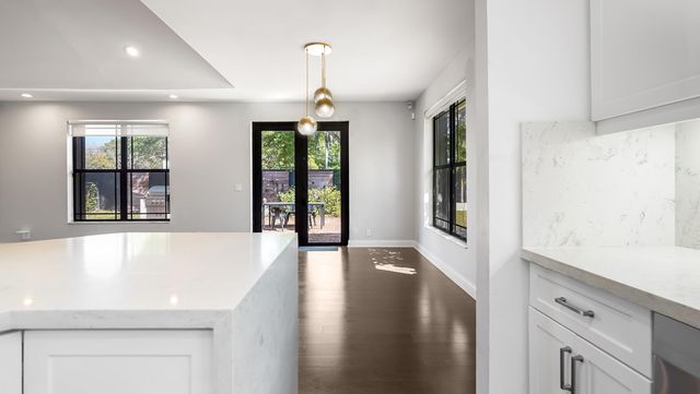 850 SW 87th Lane, Plantation, FL 33324