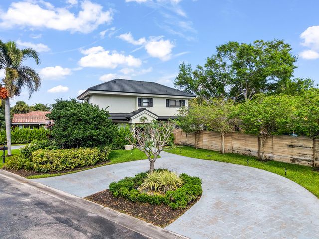 850 SW 87th Lane, Plantation, FL 33324