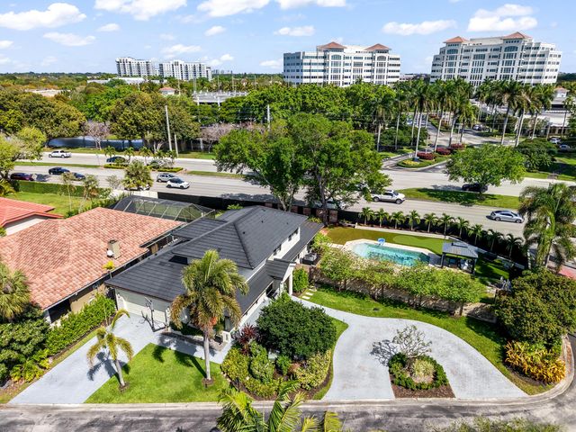 850 SW 87th Lane, Plantation, FL 33324
