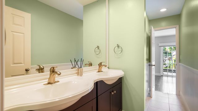 850 SW 87th Lane, Plantation, FL 33324