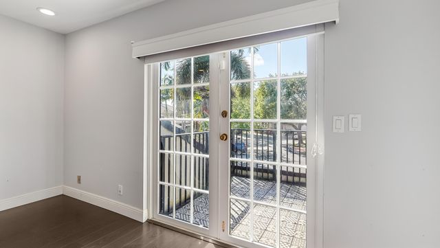 850 SW 87th Lane, Plantation, FL 33324