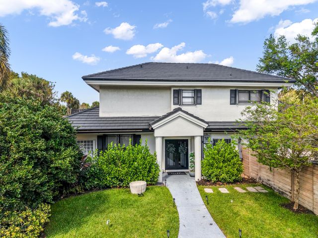 850 SW 87th Lane, Plantation, FL 33324