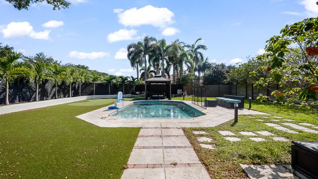 850 SW 87th Lane, Plantation, FL 33324