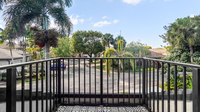 850 SW 87th Lane, Plantation, FL 33324