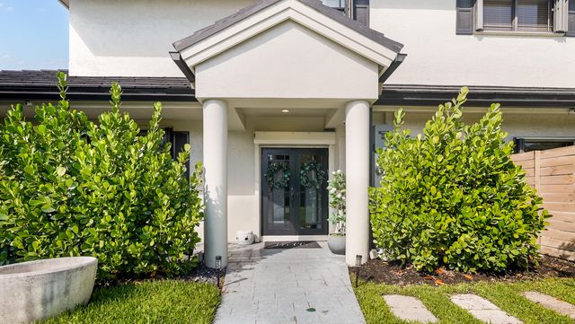 850 SW 87th Lane, Plantation, FL 33324