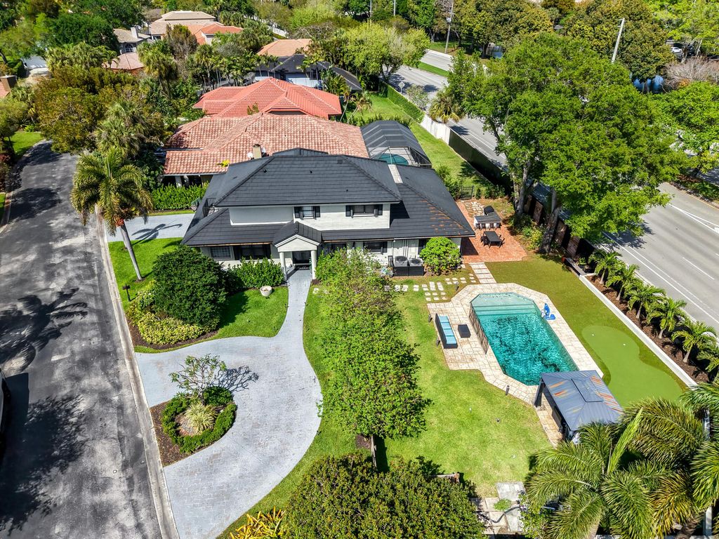 850 SW 87th Lane, Plantation, FL 33324