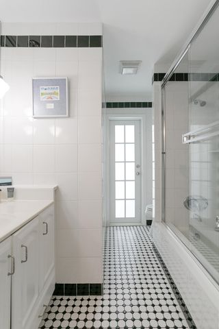 908 SE 10th Street, Deerfield Beach, FL 33441