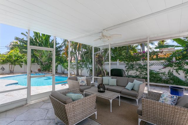 908 SE 10th Street, Deerfield Beach, FL 33441