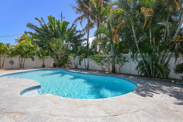 908 SE 10th Street, Deerfield Beach, FL 33441