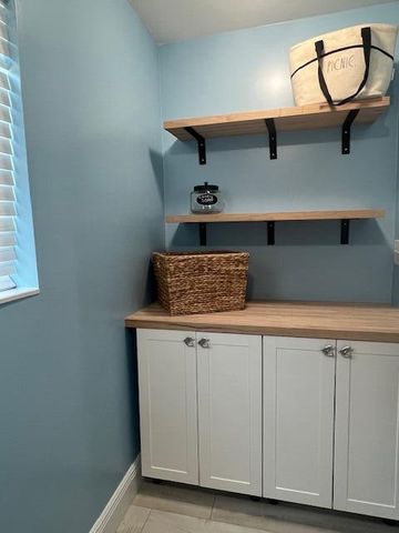 908 SE 10th Street, Deerfield Beach, FL 33441