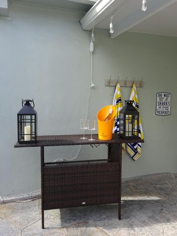 908 SE 10th Street, Deerfield Beach, FL 33441