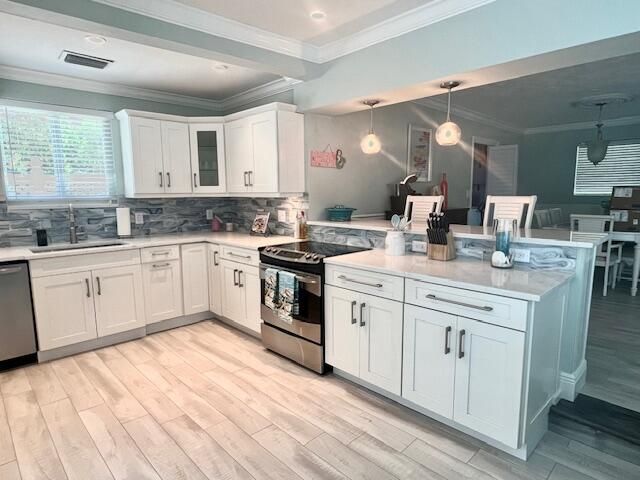 908 SE 10th Street, Deerfield Beach, FL 33441