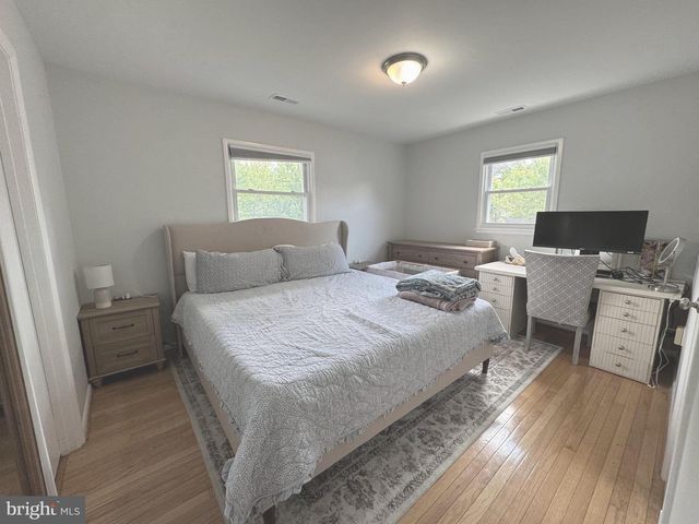 13203 HAMPSHIRE CT, Woodbridge, VA 22193