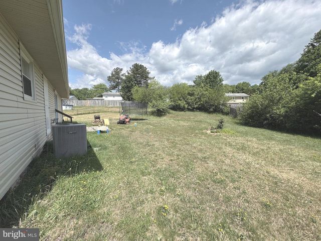 13203 HAMPSHIRE CT, Woodbridge, VA 22193