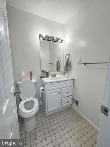 13203 HAMPSHIRE CT, Woodbridge, VA 22193