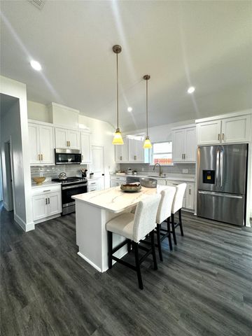 3925 Furey Street, Dallas, TX 75212