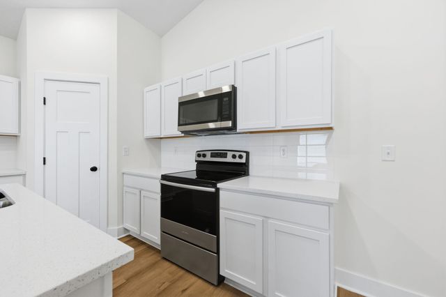 16904 W Kashmir St, Goddard, KS 67052