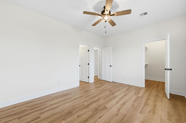 16904 W Kashmir St, Goddard, KS 67052