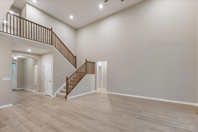 2572 Golden Leaf Drive, Beavercreek, OH 45431