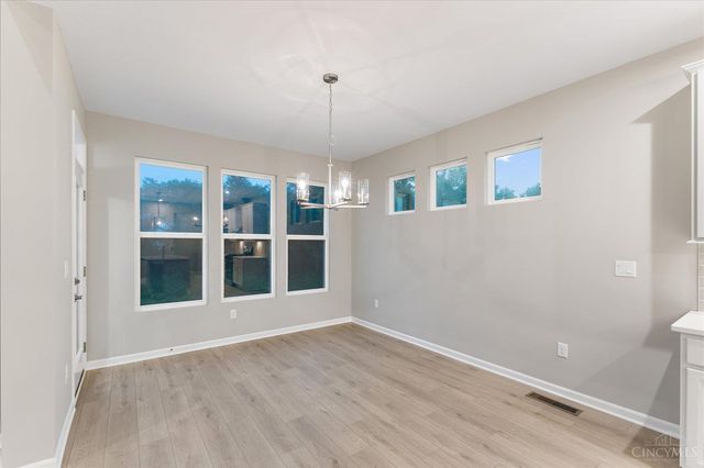 2572 Golden Leaf Drive, Beavercreek, OH 45431