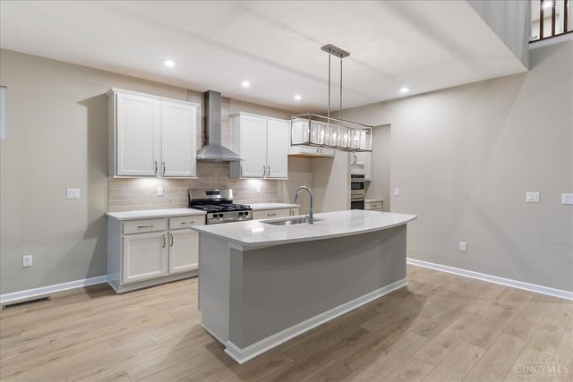 2572 Golden Leaf Drive, Beavercreek, OH 45431