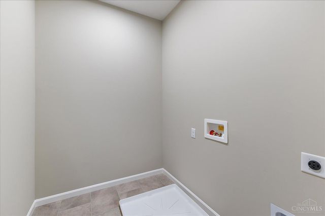2572 Golden Leaf Drive, Beavercreek, OH 45431