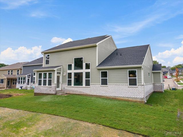 2572 Golden Leaf Drive, Beavercreek, OH 45431