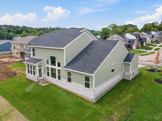 2572 Golden Leaf Drive, Beavercreek, OH 45431