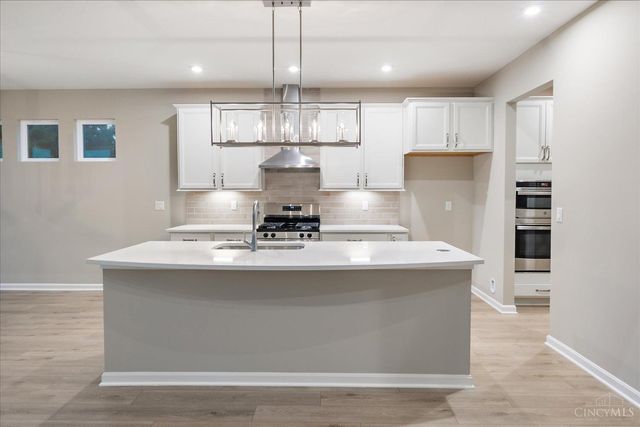 2572 Golden Leaf Drive, Beavercreek, OH 45431