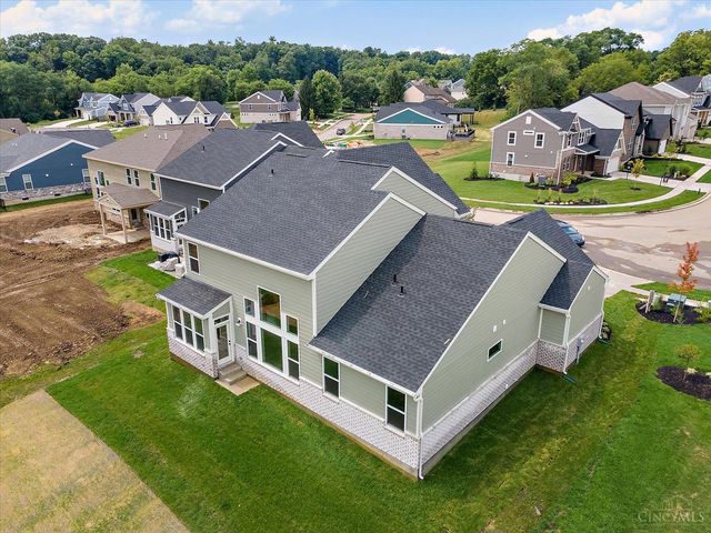 2572 Golden Leaf Drive, Beavercreek, OH 45431