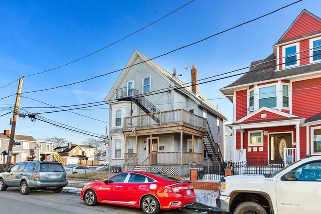 16 Salem St, Lynn, MA 01905