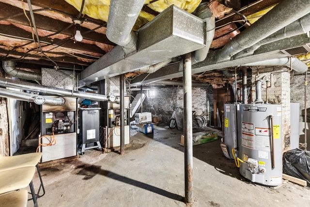 16 Salem St, Lynn, MA 01905