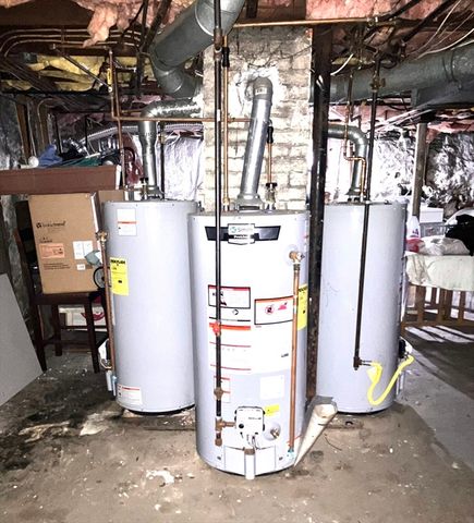 16 Salem St, Lynn, MA 01905