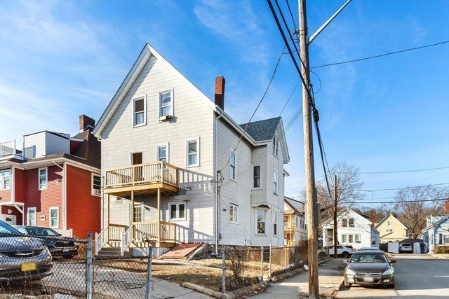 16 Salem St, Lynn, MA 01905