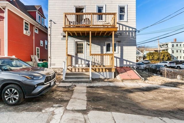 16 Salem St, Lynn, MA 01905