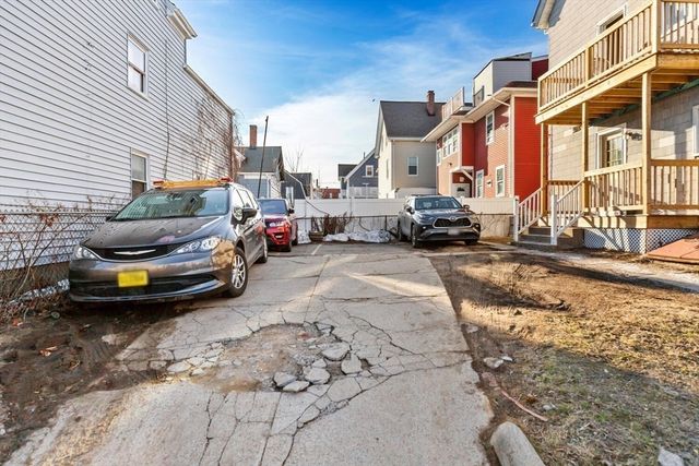 16 Salem St, Lynn, MA 01905