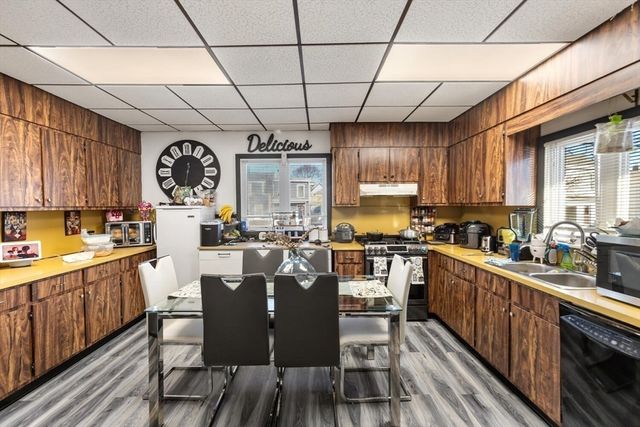 16 Salem St, Lynn, MA 01905