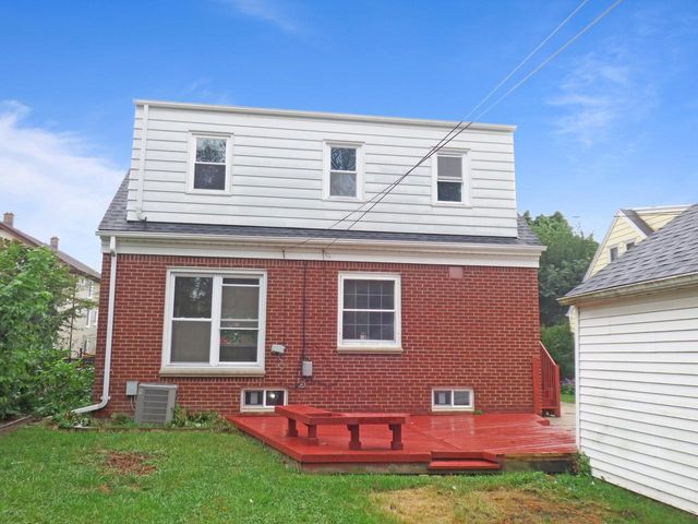 1617 S 88th STREET, West Allis, WI 53214