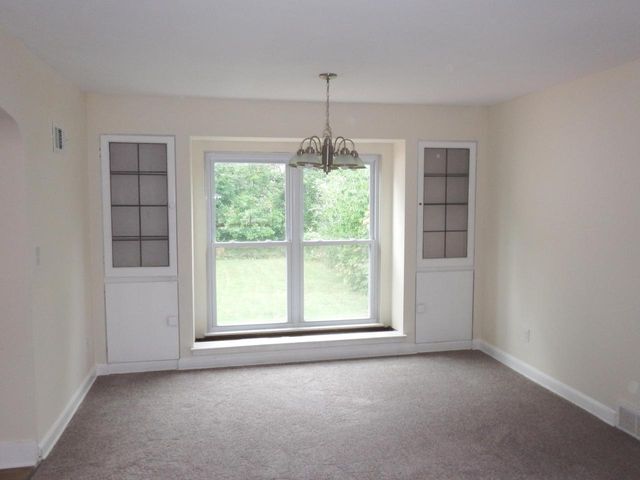 1617 S 88th STREET, West Allis, WI 53214