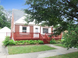 1617 S 88th STREET, West Allis, WI 53214