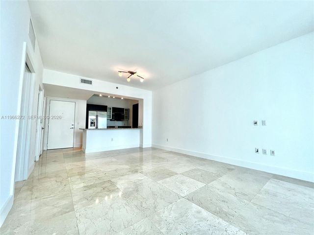 950 Brickell Bay Dr 3903, Miami, FL 33131