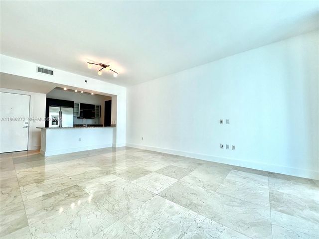 950 Brickell Bay Dr 3903, Miami, FL 33131