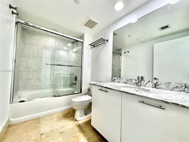 950 Brickell Bay Dr 3903, Miami, FL 33131