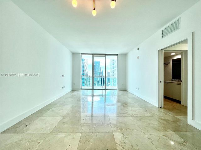 950 Brickell Bay Dr 3903, Miami, FL 33131
