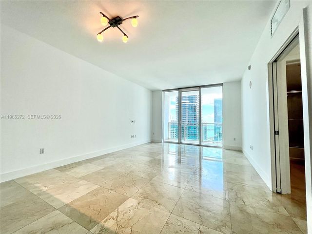 950 Brickell Bay Dr 3903, Miami, FL 33131