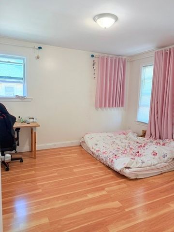40 Woodbine St, Quincy, MA 02170